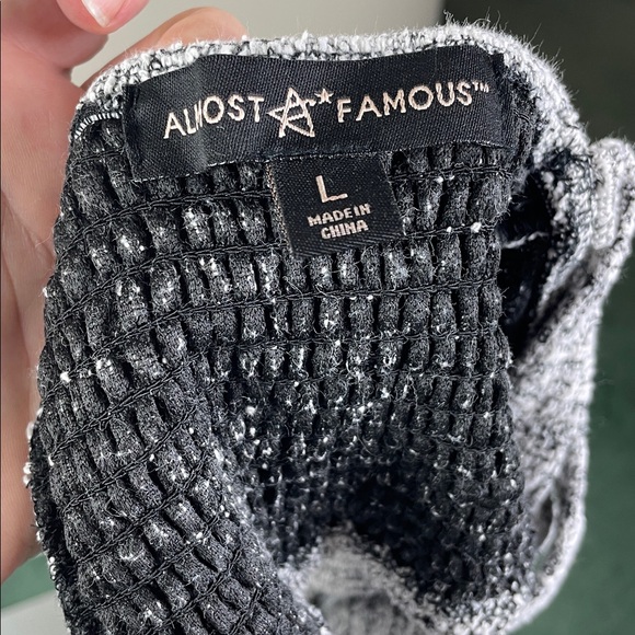 Almost Famous Big Pearl Button Stretch Crop Tank Tweed Smocked - Picture 7 of 7